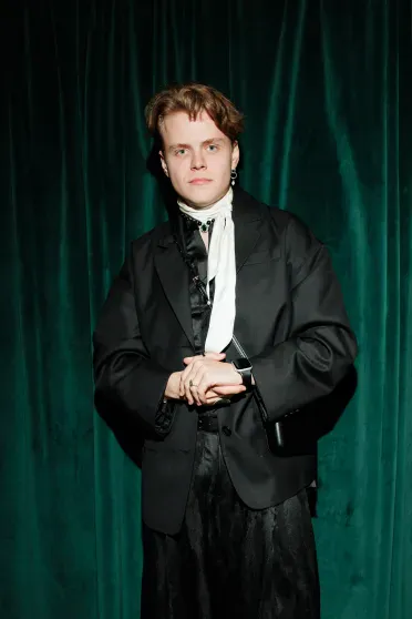 Анна Седокова с дочерью, Марк Эйдельштейн, Ольга Сутулова и Прохор Шаляпин на премьере сериала "Этерна" Анна Седокова с дочерью, Марк Эйдельштейн, Ольга Сутулова и Прохор Шаляпин на премьере сериала "Этерна"