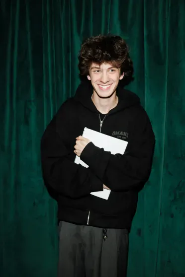 Анна Седокова с дочерью, Марк Эйдельштейн, Ольга Сутулова и Прохор Шаляпин на премьере сериала "Этерна" Анна Седокова с дочерью, Марк Эйдельштейн, Ольга Сутулова и Прохор Шаляпин на премьере сериала "Этерна"