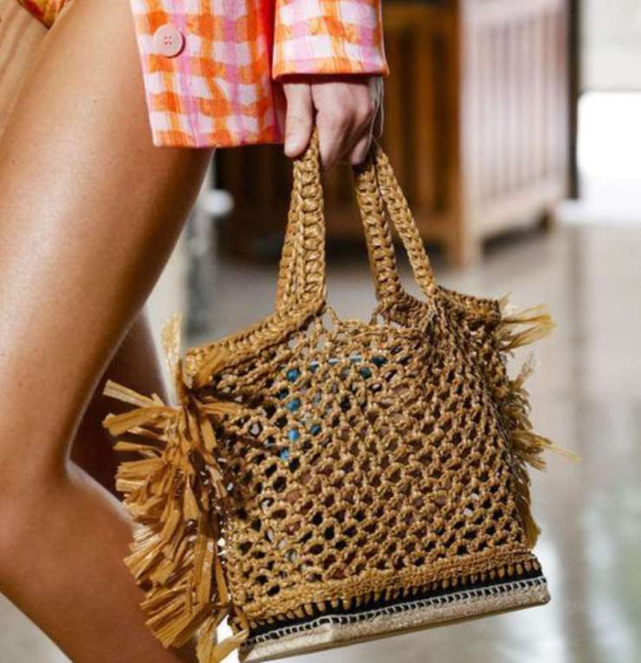 Вязаные истории: модные идеи, как интегрировать летний тренд в ваш гардероб Вязаные истории: модные идеи, как интегрировать летний тренд в ваш гардероб