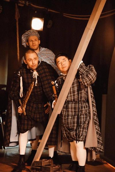 Олег Верещагин о роли заключенного в сериале «Театральная зона», материнстве Федункив и романах в «Звездах в Африке» Олег Верещагин о роли заключенного в сериале «Театральная зона», материнстве Федункив и романах в «Звездах в Африке»