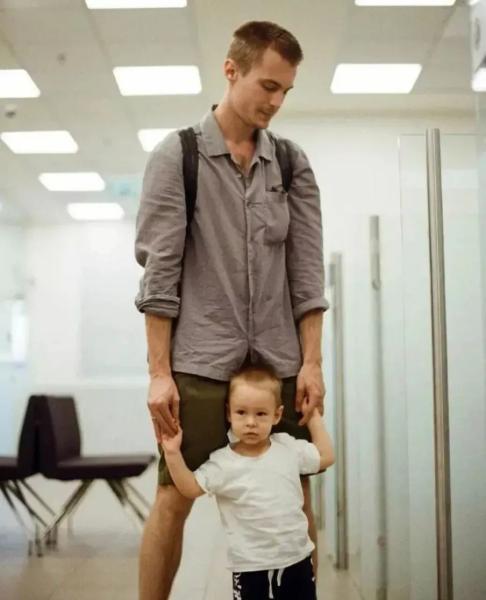 
                Иван Янковский показал, как проводит лето с Дианой Пожарской            