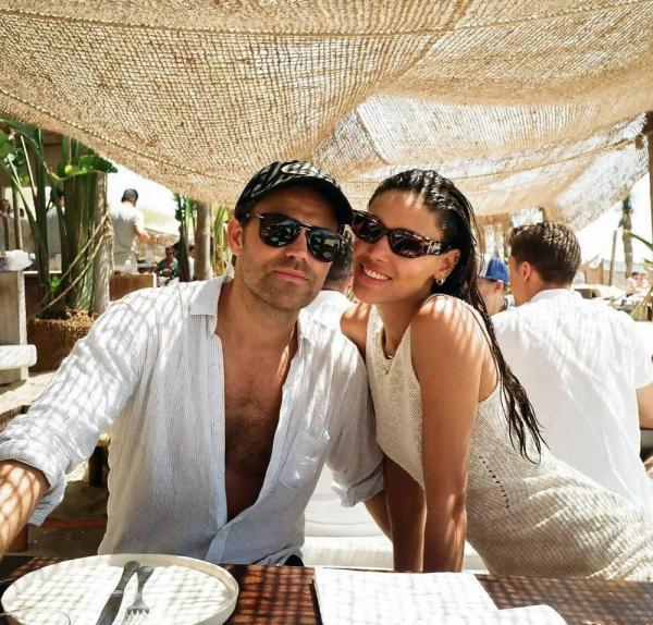 Звезда "Дневников вампира" Пол Уэсли обручился с моделью, как две капли воды похожей на его бывшую
Звезда "Дневников вампира" Пол Уэсли обручился с моделью, как две капли воды похожей на его бывшую