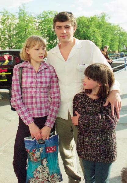 Акиньшина — звезда, а где вторая? Что стало с юной актрисой из фильма «Сёстры» Акиньшина — звезда, а где вторая? Что стало с юной актрисой из фильма «Сёстры»