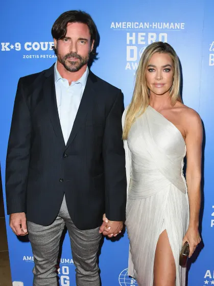 "Душил меня и угрожал убить". Дениз Ричардс обвинила мужа в домашнем насилии "Душил меня и угрожал убить". Дениз Ричардс обвинила мужа в домашнем насилии