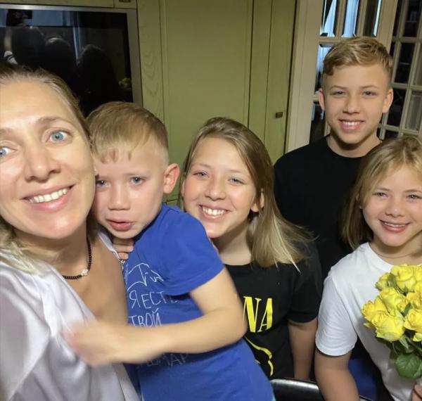 Андрей Мерзликин развелся с женой в День семьи, любви и верности
Андрей Мерзликин развелся с женой в День семьи, любви и верности