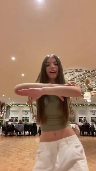 У дочери королевы Летиции появился двойник — родные не отличат! Что известно о «самозванке» У дочери королевы Летиции появился двойник — родные не отличат! Что известно о «самозванке»