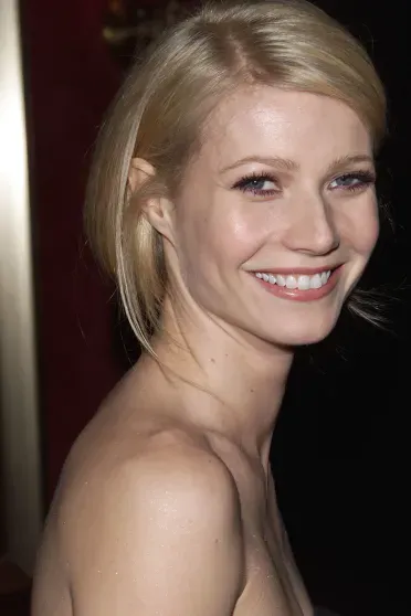 Гвинет Пэлтроу заподозрили в неудачном увеличении губ