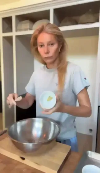 Гвинет Пэлтроу заподозрили в неудачном увеличении губ