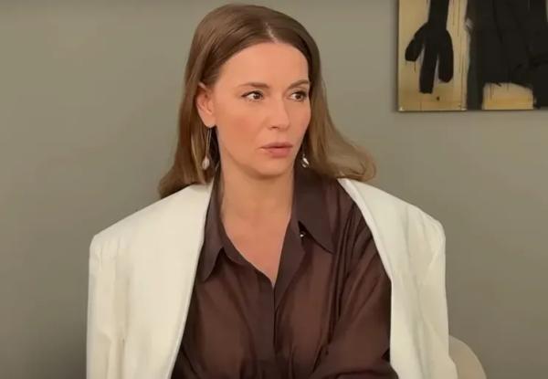 "Хотела завести канал с нюдсами". Любовь Толкалина рассказала, зачем обнажается в соцсетях, об отношениях с Егором Кончаловским и секретах его семьи "Хотела завести канал с нюдсами". Любовь Толкалина рассказала, зачем обнажается в соцсетях, об отношениях с Егором Кончаловским и секретах его семьи