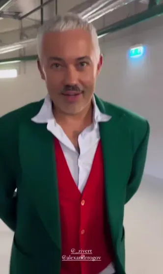 Яна Рудковская, Маша Фёдорова, Ксения Шипилова, Александр Рогов и другие посетили первый стадионный концерт Zivert Яна Рудковская, Маша Фёдорова, Ксения Шипилова, Александр Рогов и другие посетили первый стадионный концерт Zivert