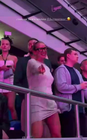 Яна Рудковская, Маша Фёдорова, Ксения Шипилова, Александр Рогов и другие посетили первый стадионный концерт Zivert Яна Рудковская, Маша Фёдорова, Ксения Шипилова, Александр Рогов и другие посетили первый стадионный концерт Zivert