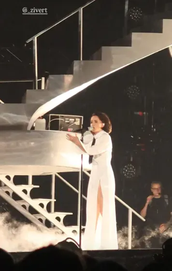 Яна Рудковская, Маша Фёдорова, Ксения Шипилова, Александр Рогов и другие посетили первый стадионный концерт Zivert Яна Рудковская, Маша Фёдорова, Ксения Шипилова, Александр Рогов и другие посетили первый стадионный концерт Zivert