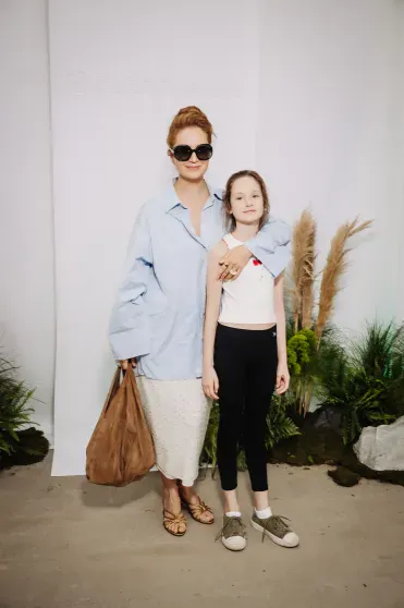 Похоронили вместе с первой женой: Дарья Мороз, Виктория Исакова, Константин и Софья Эрнст простились с Юрием Морозом Похоронили вместе с первой женой: Дарья Мороз, Виктория Исакова, Константин и Софья Эрнст простились с Юрием Морозом