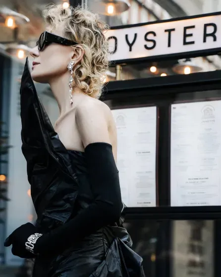 Рената Литвинова с дочерью и Земфира* посетили афтепати показа Balenciaga в Париже Рената Литвинова с дочерью и Земфира* посетили афтепати показа Balenciaga в Париже