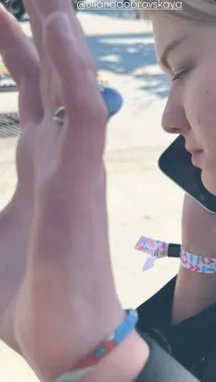 "Самое счастливое время в жизни". Земфира* и Рената Литвинова показали, как отдыхают на Корсике