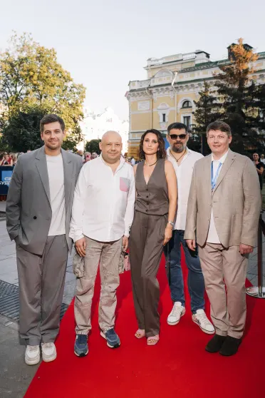 Светлана Бондарчук с мужем, Екатерина Климова, Михаил Пореченков и Никита Кологривый открыли фестиваль "Горький fest" Светлана Бондарчук с мужем, Екатерина Климова, Михаил Пореченков и Никита Кологривый открыли фестиваль "Горький fest"