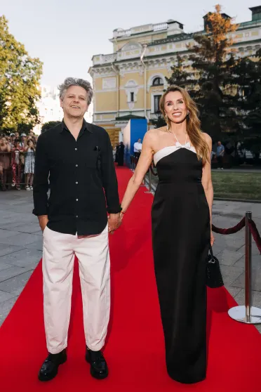 Светлана Бондарчук с мужем, Екатерина Климова, Михаил Пореченков и Никита Кологривый открыли фестиваль "Горький fest" Светлана Бондарчук с мужем, Екатерина Климова, Михаил Пореченков и Никита Кологривый открыли фестиваль "Горький fest"