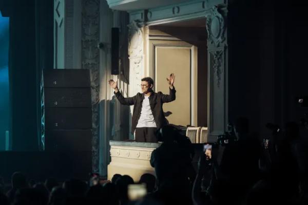 Светлана Бондарчук с мужем, Екатерина Климова, Михаил Пореченков и Никита Кологривый открыли фестиваль "Горький fest" Светлана Бондарчук с мужем, Екатерина Климова, Михаил Пореченков и Никита Кологривый открыли фестиваль "Горький fest"