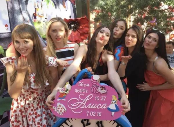 В сети обсуждают драму в семье Дмитрия Диброва: его жена якобы завела роман с женатым другом семьи и отцом шестерых детей В сети обсуждают драму в семье Дмитрия Диброва: его жена якобы завела роман с женатым другом семьи и отцом шестерых детей