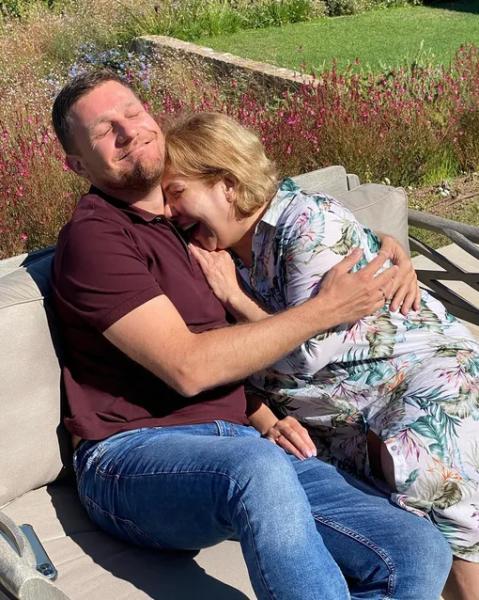 Как Марина Федункив нашла позднее счастье с итальянцем и родила в 53 года: личные драмы комедийной актрисы