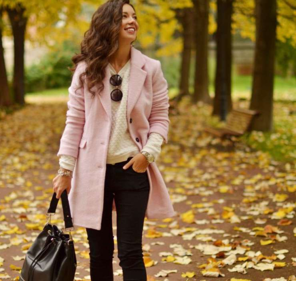 Молочно-розовый: главный цвет осени 2025, как добавить его в гардероб Молочно-розовый: главный цвет осени 2025, как добавить его в гардероб