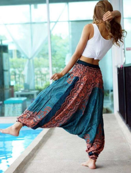 Восток — дело тонкое: как вписать в образ брюки-аладдины Восток — дело тонкое: как вписать в образ брюки-аладдины