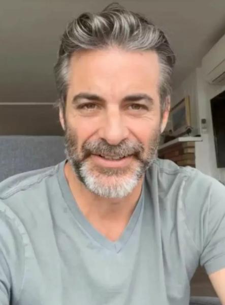 Бойфренд Дженнифер Энистон поддержал ее на светском мероприятии
Бойфренд Дженнифер Энистон поддержал ее на светском мероприятии