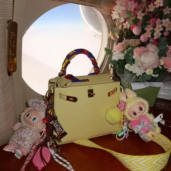 Частный самолёт, яхты и вечеринки: как Виктория Лопырёва 12 дней отмечала свой день рождения в Турции Частный самолёт, яхты и вечеринки: как Виктория Лопырёва 12 дней отмечала свой день рождения в Турции