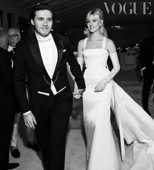 "Деньги сегодня абсолютно правят миром". Светский фотограф из Москвы Герман Ларкин рассказал о свадьбах Джеффа Безоса и Лорен Санчес, Бруклина Бекхэма и Николы Пельтц "Деньги сегодня абсолютно правят миром". Светский фотограф из Москвы Герман Ларкин рассказал о свадьбах Джеффа Безоса и Лорен Санчес, Бруклина Бекхэма и Николы Пельтц