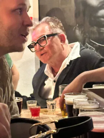 Дмитрия Диброва засняли в баре в одиночестве на фоне скандального развода с женой Дмитрия Диброва засняли в баре в одиночестве на фоне скандального развода с женой