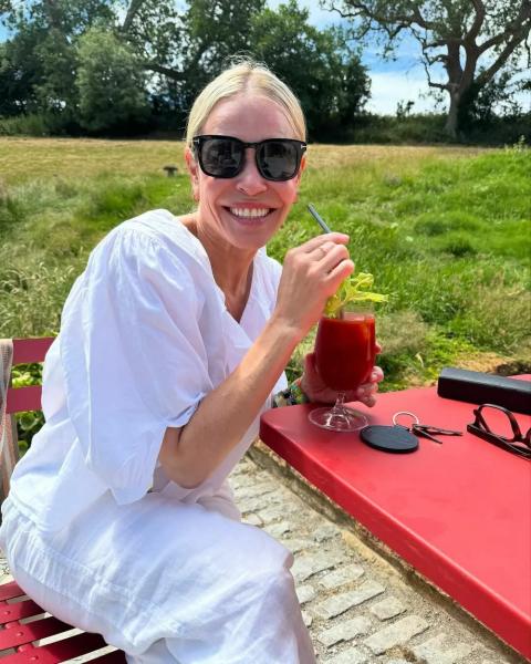 Сальма Хайек показала фото из отпуска без фильтров
Сальма Хайек показала фото из отпуска без фильтров