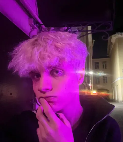 Тату на лице и образ под Ваню Дмитриенко: в сети обсуждают сына Татьяны Булановой, который стал рэпером Тату на лице и образ под Ваню Дмитриенко: в сети обсуждают сына Татьяны Булановой, который стал рэпером