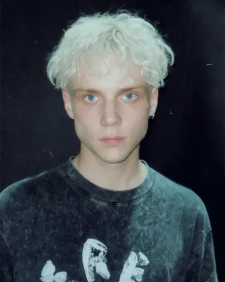 Тату на лице и образ под Ваню Дмитриенко: в сети обсуждают сына Татьяны Булановой, который стал рэпером Тату на лице и образ под Ваню Дмитриенко: в сети обсуждают сына Татьяны Булановой, который стал рэпером