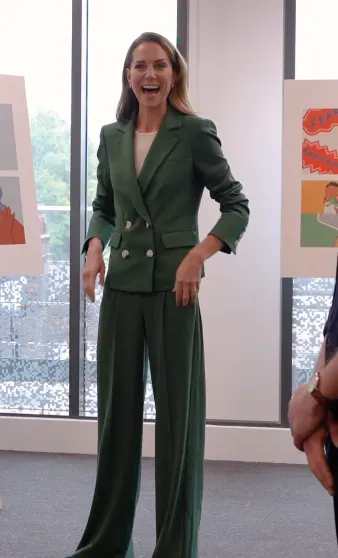 "Ужасно худая". Кейт Миддлтон теряет вес на фоне слухов о рецидиве рака "Ужасно худая". Кейт Миддлтон теряет вес на фоне слухов о рецидиве рака