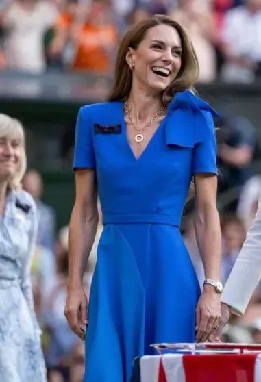 "Ужасно худая". Кейт Миддлтон теряет вес на фоне слухов о рецидиве рака "Ужасно худая". Кейт Миддлтон теряет вес на фоне слухов о рецидиве рака