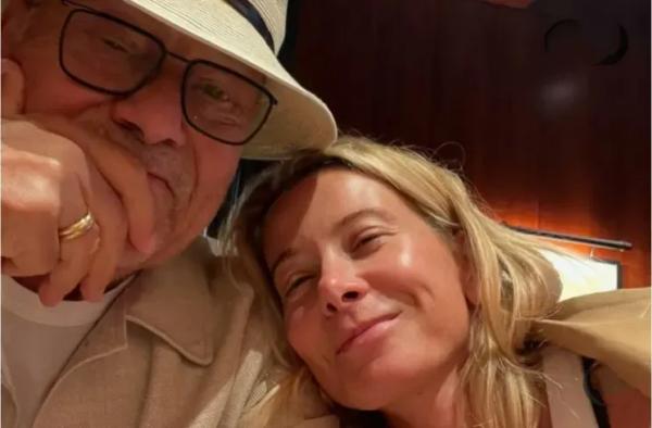 "Женщине моей жизни". Андрей Кончаловский поздравил Юлию Высоцкую с днём рождения "Женщине моей жизни". Андрей Кончаловский поздравил Юлию Высоцкую с днём рождения