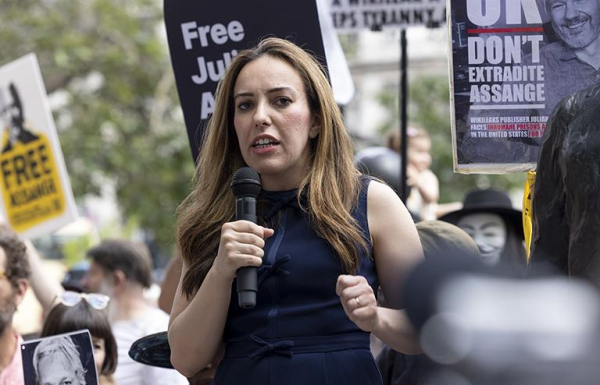 Джулиан Ассанж