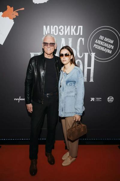 Алеся Кафельникова, Лариса Долина, Михаил Шуфутинский и другие на премьере мюзикла "Вальс-бостон"
Алеся Кафельникова, Лариса Долина, Михаил Шуфутинский и другие на премьере мюзикла "Вальс-бостон"