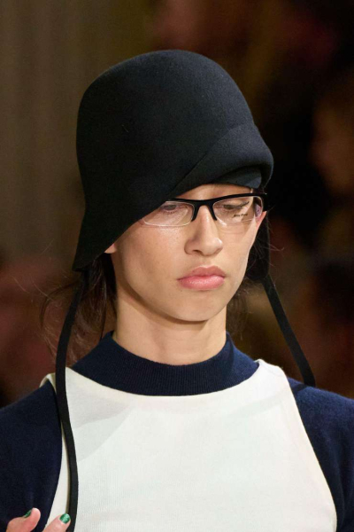 Модные шапки, береты и кепки &mdash; что носить осенью 2025