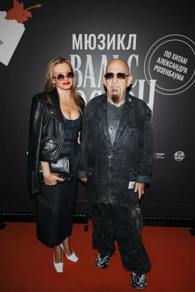 Алеся Кафельникова, Лариса Долина, Михаил Шуфутинский и другие на премьере мюзикла "Вальс-бостон"
Алеся Кафельникова, Лариса Долина, Михаил Шуфутинский и другие на премьере мюзикла "Вальс-бостон"
