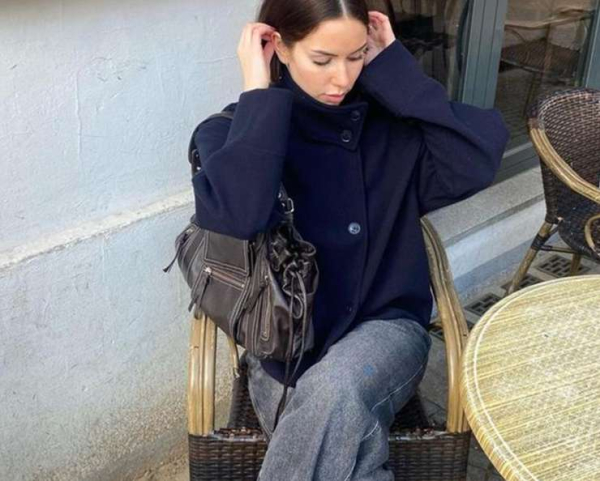 Короткое пальто с воротником-стойкой: как стилизовать осенью и с чем носить Короткое пальто с воротником-стойкой: как стилизовать осенью и с чем носить