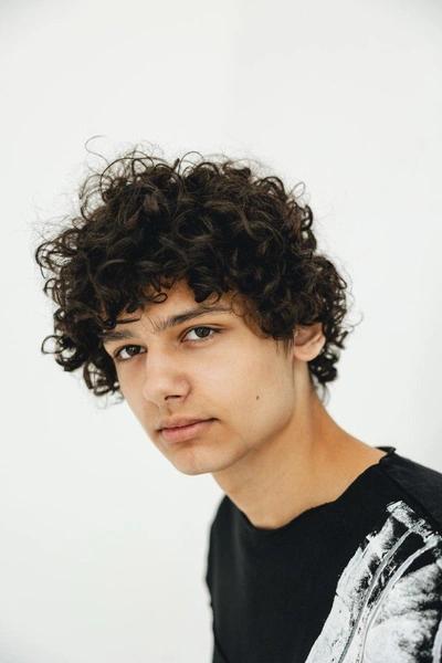 «Эта профессия — и мечта, и ремесло, чтобы кормить детей»: Глафира Тарханова о съемках с сестрой, большой семье и взрослении старшего сына «Эта профессия — и мечта, и ремесло, чтобы кормить детей»: Глафира Тарханова о съемках с сестрой, большой семье и взрослении старшего сына