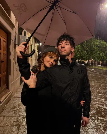 Дебби Райан ждёт первого ребёнка от барабанщика Twenty One Pilots Джоша Дана Дебби Райан ждёт первого ребёнка от барабанщика Twenty One Pilots Джоша Дана