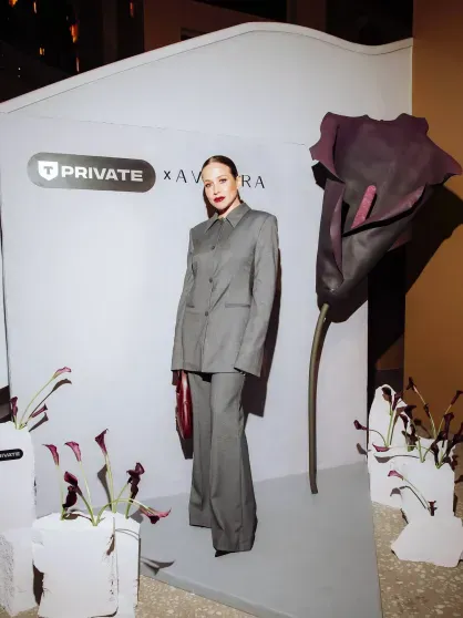 Юлия Барановская с сыном, Полина Гагарина, Максим Матвеев и Леонид Ярмольник на дне рождения ресторана Avrora Юлия Барановская с сыном, Полина Гагарина, Максим Матвеев и Леонид Ярмольник на дне рождения ресторана Avrora