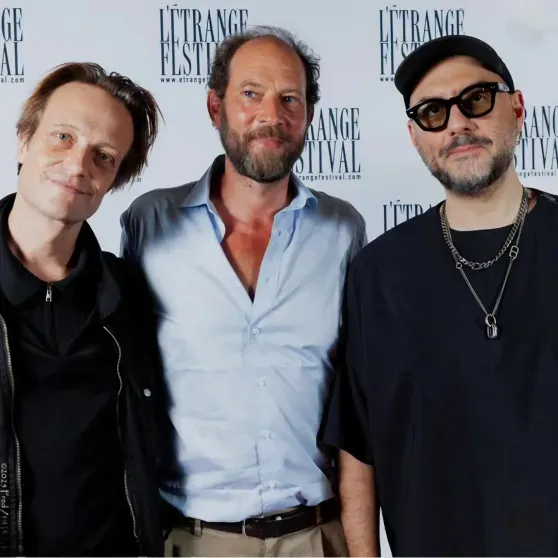 Поздравление на русском, два торта и встреча с Мишель Лами: Кирилл Серебренников показал, как отметил 56-летие в Париже Поздравление на русском, два торта и встреча с Мишель Лами: Кирилл Серебренников показал, как отметил 56-летие в Париже