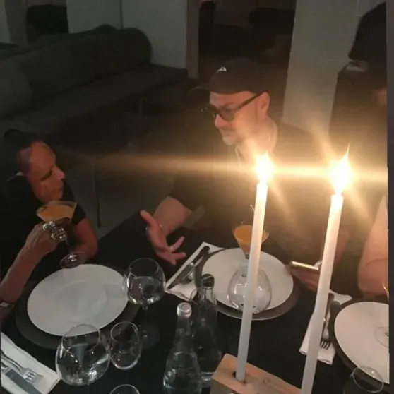 Поздравление на русском, два торта и встреча с Мишель Лами: Кирилл Серебренников показал, как отметил 56-летие в Париже Поздравление на русском, два торта и встреча с Мишель Лами: Кирилл Серебренников показал, как отметил 56-летие в Париже