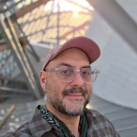 Поздравление на русском, два торта и встреча с Мишель Лами: Кирилл Серебренников показал, как отметил 56-летие в Париже Поздравление на русском, два торта и встреча с Мишель Лами: Кирилл Серебренников показал, как отметил 56-летие в Париже