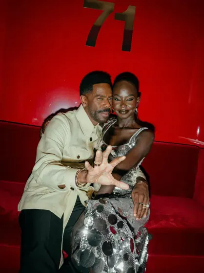 Сальма Хайек с дочерью, Machine Gun Kelly, Дакота Джонсон и супермодели посетили модную вечеринку в Нью-Йорке Сальма Хайек с дочерью, Machine Gun Kelly, Дакота Джонсон и супермодели посетили модную вечеринку в Нью-Йорке