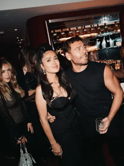 Сальма Хайек с дочерью, Machine Gun Kelly, Дакота Джонсон и супермодели посетили модную вечеринку в Нью-Йорке Сальма Хайек с дочерью, Machine Gun Kelly, Дакота Джонсон и супермодели посетили модную вечеринку в Нью-Йорке