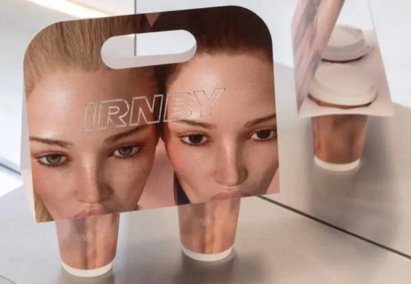 "Широта мышления". Анастасия Миронова ответила на критику после скандала вокруг дизайна стаканов, в котором увидели намёк на оральный секс "Широта мышления". Анастасия Миронова ответила на критику после скандала вокруг дизайна стаканов, в котором увидели намёк на оральный секс